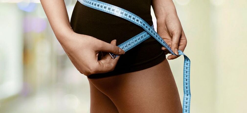 Una mujer documenta resultados efectivos de pérdida de peso
